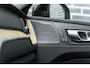 Volvo XC60 2.0 T6 Plug-in hybrid AWD Ultra Dark | Schuif-/Kanteldak | Luchtvering | 360 Camera | Harman Kardon Audio  | Elektrische Bedienbare Stoelen | Stoel-/Stuurverwarming | Trekhaak | Elektrische Achterklep | Parkeersensoren | BLIS