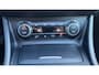 Mercedes-Benz GLA 200 Edition Trekhaak All-Season Banden Panorama dak Automaat Cruise Clima Led verlichting