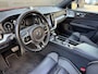 Volvo S60 2.0 T5 Intro Edition R-design Pano hud trekhaak Leer Carplay 360 B&W