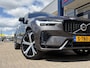 Volvo XC60 2.0 T8 Plug-in hybrid AWD Ultimate Dark / Automaat / NL-Auto / 455PK ! / Dealer-Onderhouden / Stoelen met Massagefunctie / Stoel- en Stuurverwarming / Open-Panodak / Adaptieve Cruise-Control + Pilot-Assist / Stoelverkoeling / Head-Up Display / Apple-Carlay & Android-Auto / 360°-Camera / Bowers & Wilkins Audio / Dodehoek-Detectie / Elektr.- Stoelen met Geheugen / Elektr.-Achterklep / Draadloze-Telefoonlader / Keyless / Full-LED / DAB Radio-Bluetooth / Navi / 21'' LMV / ENZ.
