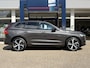 Volvo XC60 2.0 T8 Plug-in hybrid AWD Ultimate Dark / Automaat / NL-Auto / 455PK ! / Dealer-Onderhouden / Stoelen met Massagefunctie / Stoel- en Stuurverwarming / Open-Panodak / Adaptieve Cruise-Control + Pilot-Assist / Stoelverkoeling / Head-Up Display / Apple-Carlay & Android-Auto / 360°-Camera / Bowers & Wilkins Audio / Dodehoek-Detectie / Elektr.- Stoelen met Geheugen / Elektr.-Achterklep / Draadloze-Telefoonlader / Keyless / Full-LED / DAB Radio-Bluetooth / Navi / 21'' LMV / ENZ.