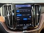 Volvo XC60 2.0 T8 Plug-in hybrid AWD Ultimate Dark / Automaat / NL-Auto / 455PK ! / Dealer-Onderhouden / Stoelen met Massagefunctie / Stoel- en Stuurverwarming / Open-Panodak / Adaptieve Cruise-Control + Pilot-Assist / Stoelverkoeling / Head-Up Display / Apple-Carlay & Android-Auto / 360°-Camera / Bowers & Wilkins Audio / Dodehoek-Detectie / Elektr.- Stoelen met Geheugen / Elektr.-Achterklep / Draadloze-Telefoonlader / Keyless / Full-LED / DAB Radio-Bluetooth / Navi / 21'' LMV / ENZ.