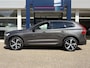 Volvo XC60 2.0 T8 Plug-in hybrid AWD Ultimate Dark / Automaat / NL-Auto / 455PK ! / Dealer-Onderhouden / Stoelen met Massagefunctie / Stoel- en Stuurverwarming / Open-Panodak / Adaptieve Cruise-Control + Pilot-Assist / Stoelverkoeling / Head-Up Display / Apple-Carlay & Android-Auto / 360°-Camera / Bowers & Wilkins Audio / Dodehoek-Detectie / Elektr.- Stoelen met Geheugen / Elektr.-Achterklep / Draadloze-Telefoonlader / Keyless / Full-LED / DAB Radio-Bluetooth / Navi / 21'' LMV / ENZ.