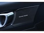 Volvo EX40 Single Motor Extended Range Plus 82 kWh | Trekhaak | Verwarmbare voorstoelen en stuurwiel | Premium audio by Harman Kardon | Apple carplay/Android auto | Warmtepomp |