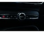 Volvo EX40 Single Motor Extended Range Plus 82 kWh | Trekhaak | Verwarmbare voorstoelen en stuurwiel | Premium audio by Harman Kardon | Apple carplay/Android auto | Warmtepomp |