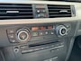 BMW 3-Serie 320i Business Line NL AUTO. IN NIEUW STAAT.