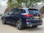 BMW X5 xDrive45e High Executive BOMVOL! | PANO | HARMAN KARDON | LASER LED | ELEK. ACHTER KLEP | ELEK. TREKHAAK | STOELVERWARMING | ELEK. MEM. SEAT | ACHTERUITRIJCAMERA | 22'' VELGEN | RIJKLAAR PRIJS + 12 MND BOVAG GARANTIE |