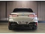 BMW 7-Serie M760e xDrive|571 pk|Skylounge|BMW Iconic Glow kristalkoplampen |Carbon & Kristal int.|Theatre Scr.|Automatic doors