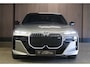 BMW 7-Serie M760e xDrive|571 pk|Skylounge|BMW Iconic Glow kristalkoplampen |Carbon & Kristal int.|Theatre Scr.|Automatic doors