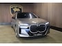 BMW 7-Serie M760e xDrive|571 pk|Skylounge|BMW Iconic Glow kristalkoplampen |Carbon & Kristal int.|Theatre Scr.|Automatic doors