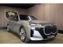 BMW 7-Serie M760e xDrive|571 pk|Skylounge|BMW Iconic Glow kristalkoplampen |Carbon & Kristal int.|Theatre Scr.|Automatic doors