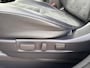 Mitsubishi Outlander 2.4 PHEV Intense Apple Carplay/Android Auto , electronic climate controle , leder , stoelverwarming , lm velgen , cruise , trekhaak .