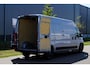 Peugeot Boxer 2.2 BlueHDi 140 L3H2 3.5t Zwaar in Topstaat |Trekhaak |FULL-LED |Groot scherm |Camera |Cruise |Navi |Carplay |Android auto |EURO6 |1e eigenaar |3500 KG |Metallic