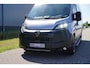 Peugeot Boxer 2.2 BlueHDi 140 L3H2 3.5t Zwaar in Topstaat |Trekhaak |FULL-LED |Groot scherm |Camera |Cruise |Navi |Carplay |Android auto |EURO6 |1e eigenaar |3500 KG |Metallic