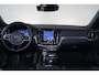 Volvo V60 T8 Recharge AWD Plus Dark - Panorama/schuifdak - IntelliSafe Assist & Surround - 360º Camera - Harman/Kardon audio - Verwarmde voorstoelen, stuur & achterbank - Parkeersensoren voor & achter - Elektr. bedienb. voorstoelen met geheugen - Head up display - Extra getint glas - Inklapbare trekhaak - 18' LMV