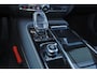 Volvo V60 T8 Recharge AWD Plus Dark - Panorama/schuifdak - IntelliSafe Assist & Surround - 360º Camera - Harman/Kardon audio - Verwarmde voorstoelen, stuur & achterbank - Parkeersensoren voor & achter - Elektr. bedienb. voorstoelen met geheugen - Head up display - Extra getint glas - Inklapbare trekhaak - 18' LMV