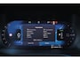 Volvo V60 T8 Recharge AWD Plus Dark - Panorama/schuifdak - IntelliSafe Assist & Surround - 360º Camera - Harman/Kardon audio - Verwarmde voorstoelen, stuur & achterbank - Parkeersensoren voor & achter - Elektr. bedienb. voorstoelen met geheugen - Head up display - Extra getint glas - Inklapbare trekhaak - 18' LMV