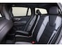 Volvo V60 T8 Recharge AWD Plus Dark - Panorama/schuifdak - IntelliSafe Assist & Surround - 360º Camera - Harman/Kardon audio - Verwarmde voorstoelen, stuur & achterbank - Parkeersensoren voor & achter - Elektr. bedienb. voorstoelen met geheugen - Head up display - Extra getint glas - Inklapbare trekhaak - 18' LMV