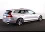 Volvo V60 T8 Recharge AWD Plus Dark - Panorama/schuifdak - IntelliSafe Assist & Surround - 360º Camera - Harman/Kardon audio - Verwarmde voorstoelen, stuur & achterbank - Parkeersensoren voor & achter - Elektr. bedienb. voorstoelen met geheugen - Head up display - Extra getint glas - Inklapbare trekhaak - 18' LMV