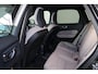 Volvo XC60 T6 Recharge AWD Plus Bright - Luchtvering - IntelliSafe Assist & Surround - Harman/Kardon audio - Adaptieve LED koplampen - Parkeercamera achter - Verwarmde voorstoelen, stuur & achterbank - Parkeersensoren voor & achter - Elektr. bedienb. voorstoelen met geheugen - Inklapbare trekhaak - 22' LMV