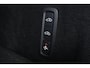 Volvo XC60 T6 Recharge AWD Plus Bright - Luchtvering - IntelliSafe Assist & Surround - Harman/Kardon audio - Adaptieve LED koplampen - Parkeercamera achter - Verwarmde voorstoelen, stuur & achterbank - Parkeersensoren voor & achter - Elektr. bedienb. voorstoelen met geheugen - Inklapbare trekhaak - 22' LMV