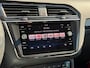 Volkswagen Tiguan 1.5 TSI Highline Business R - schuif/kanteldak - leer - elec. stoel