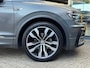 Volkswagen Tiguan 1.5 TSI Highline Business R - schuif/kanteldak - leer - elec. stoel