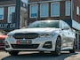 BMW 3-Serie Touring 320e xDrive M-Sport PANO 19 INCH CAMERA SHADOW LINE APPLE CARPLAY