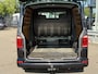 Volkswagen Transporter 2.0 TDI L2H1 DC Highline | MARGE | 2x Schuifd. | Leder | Stoelverw. | Navi