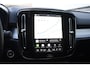 Volvo XC40 B4 211PK Automaat Plus Dark / Adaptive Cruise control / Extra getint glas / Harman Kardon / Elektrisch verstelbare stoelen met geheugen / Stoel- en stuurverwarming / Elektrisch panorama schuifdak / Trekhaak