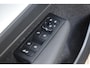 Volvo XC40 B4 211PK Automaat Plus Dark / Adaptive Cruise control / Extra getint glas / Harman Kardon / Elektrisch verstelbare stoelen met geheugen / Stoel- en stuurverwarming / Elektrisch panorama schuifdak / Trekhaak