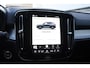 Volvo XC40 B4 211PK Automaat Plus Dark / Adaptive Cruise control / Extra getint glas / Harman Kardon / Elektrisch verstelbare stoelen met geheugen / Stoel- en stuurverwarming / Elektrisch panorama schuifdak / Trekhaak