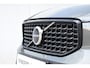 Volvo XC40 B4 211PK Automaat Plus Dark / Adaptive Cruise control / Extra getint glas / Harman Kardon / Elektrisch verstelbare stoelen met geheugen / Stoel- en stuurverwarming / Elektrisch panorama schuifdak / Trekhaak