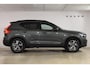Volvo XC40 B4 211PK Automaat Plus Dark / Adaptive Cruise control / Extra getint glas / Harman Kardon / Elektrisch verstelbare stoelen met geheugen / Stoel- en stuurverwarming / Elektrisch panorama schuifdak / Trekhaak