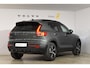 Volvo XC40 B4 211PK Automaat Plus Dark / Adaptive Cruise control / Extra getint glas / Harman Kardon / Elektrisch verstelbare stoelen met geheugen / Stoel- en stuurverwarming / Elektrisch panorama schuifdak / Trekhaak