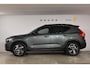 Volvo XC40 B4 211PK Automaat Plus Dark / Adaptive Cruise control / Extra getint glas / Harman Kardon / Elektrisch verstelbare stoelen met geheugen / Stoel- en stuurverwarming / Elektrisch panorama schuifdak / Trekhaak