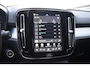 Volvo XC40 B4 211PK Automaat Plus Dark / Adaptive Cruise control / Extra getint glas / Harman Kardon / Elektrisch verstelbare stoelen met geheugen / Stoel- en stuurverwarming / Elektrisch panorama schuifdak / Trekhaak