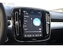 Volvo XC40 B4 211PK Automaat Plus Dark / Adaptive Cruise control / Extra getint glas / Harman Kardon / Elektrisch verstelbare stoelen met geheugen / Stoel- en stuurverwarming / Trekhaak
