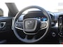 Volvo XC40 B4 211PK Automaat Plus Dark / Adaptive Cruise control / Extra getint glas / Harman Kardon / Elektrisch verstelbare stoelen met geheugen / Stoel- en stuurverwarming / Trekhaak