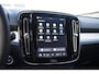 Volvo XC40 B4 211PK Automaat Plus Dark / Adaptive Cruise control / Extra getint glas / Harman Kardon / Elektrisch verstelbare stoelen met geheugen / Stoel- en stuurverwarming / Trekhaak