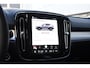 Volvo XC40 B4 211PK Automaat Plus Dark / Adaptive Cruise control / Extra getint glas / Harman Kardon / Elektrisch verstelbare stoelen met geheugen / Stoel- en stuurverwarming / Trekhaak