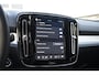 Volvo XC40 B4 211PK Automaat Plus Dark / Adaptive Cruise control / Extra getint glas / Harman Kardon / Elektrisch verstelbare stoelen met geheugen / Stoel- en stuurverwarming / Trekhaak