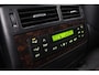 Toyota Land Cruiser 4.5 V8 D-4D Executive High Roof Window Van | Panoramadak | Trekhaak | Leder | JBL | BearLock | Navigatie | Stoelventilatie | Stoel-/stuurverwarming | Houtinleg | Treeplanken | 20 inch