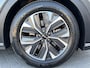 Kia EV6 Edition 77.4 kWh / SOH 100% / Fabrieksgarantie tot 18-06-2032 / 1.600 kg trekgewicht / Android Auto & Apple Carplay / Navigatie / Cruise Control Adaptief / Climate Control / DAB / Draadloze Telefoonlader / Camera / Parkeerassistent / 19" Lichtmetalen Wielen / Keyless entry & start /