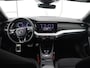 Skoda Octavia Combi1.5 e-TSI Sport Business | Stoelverwarming | Cruise control | Sfeerverlichting | Carplay | Navigatie | DAB | Park assist | Climate control | Trekhaak
