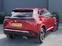 Peugeot 2008 1.2 PureTech Allure ✓Recent beurt gehad✓D-riem vv in 06-2025✓Camera°360✓Draadloze telefoonlader✓Carplay✓Keyless✓Automaat✓Trekhaak✓Halfleder✓Navi✓Clima✓Cruise✓131pk✓Lm velgen✓2e Eigenaar✓Pdc V+A✓Rijstrooksensor✓N.A.P✓Apk tot 04-2028
