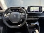 Peugeot 2008 1.2 PureTech Allure ✓Recent beurt gehad✓D-riem vv in 06-2025✓Camera°360✓Draadloze telefoonlader✓Carplay✓Keyless✓Automaat✓Trekhaak✓Halfleder✓Navi✓Clima✓Cruise✓131pk✓Lm velgen✓2e Eigenaar✓Pdc V+A✓Rijstrooksensor✓N.A.P✓Apk tot 04-2028