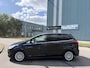 Ford Grand C-Max 1.0i Edition Plus 7-Persoons 6-Bak 126 PK. Mooie en goed onderhouden auto van de eerste eigenaar !!! Alle keuringen toegestaan !!