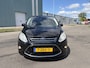 Ford Grand C-Max 1.0i Edition Plus 7-Persoons 6-Bak 126 PK. Mooie en goed onderhouden auto van de eerste eigenaar !!! Alle keuringen toegestaan !!