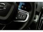 Volvo XC40 2.0 B4 Plus Dark | Trekhaak | Panoramadak | Harman Kardon Audio | Achteruitrijcamera | Parkeersensoren | Keyless Entry | Elektrische Achterklep | Elektrisch Verstelbare Voorstoelen | Stoelverwarming | Google Navigatie | Apple Carplay | Android Auto | Lichtmetalen Velgen 18 inch